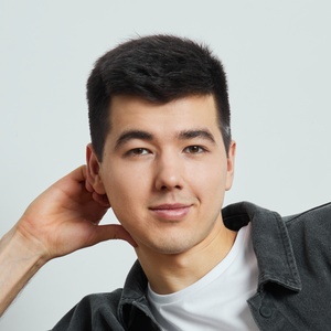 Преподаватель Кирилл Нэш